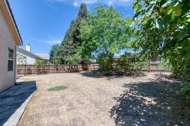 2959 Swift Avenue, Clovis, CA 93611