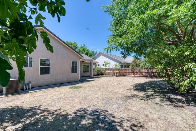 2959 Swift Avenue, Clovis, CA 93611
