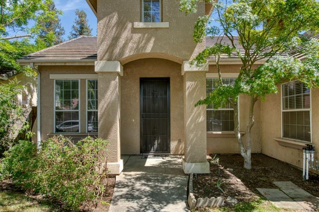 2959 Swift Avenue, Clovis, CA 93611