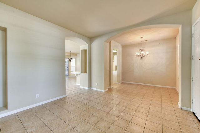 2959 Swift Avenue, Clovis, CA 93611