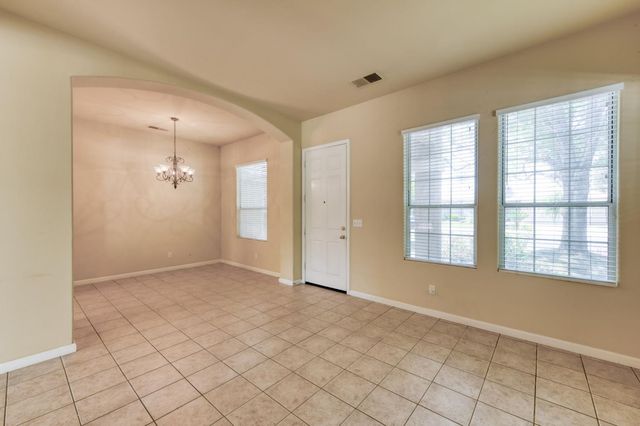 2959 Swift Avenue, Clovis, CA 93611