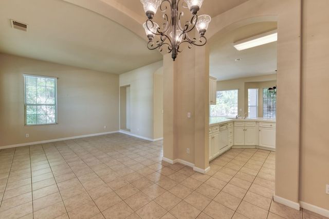 2959 Swift Avenue, Clovis, CA 93611