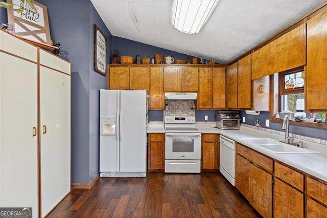 4023 Thames Drive NE, Kennesaw, GA 30144