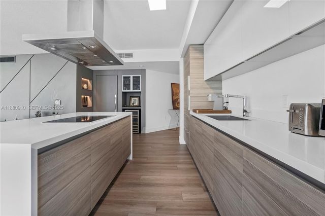 300 Sunny Isles Boulevard 41802, Sunny Isles Beach, FL 33160