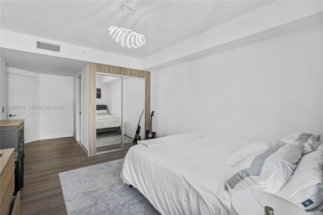 300 Sunny Isles Boulevard 41802, Sunny Isles Beach, FL 33160