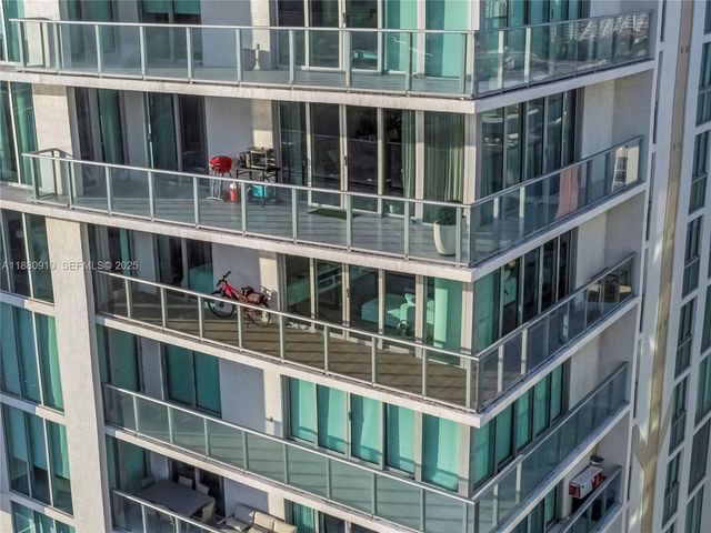300 Sunny Isles Boulevard 41802, Sunny Isles Beach, FL 33160