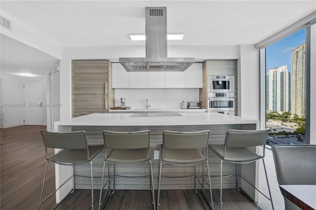 300 Sunny Isles Boulevard 41802, Sunny Isles Beach, FL 33160