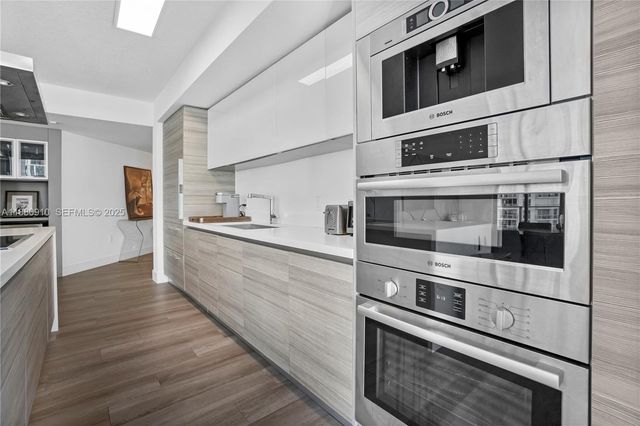 300 Sunny Isles Boulevard 41802, Sunny Isles Beach, FL 33160