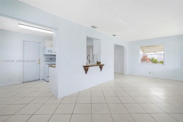 1005 SW 18th St, Boynton Beach, FL 33426