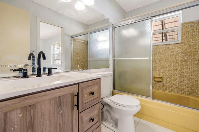 1005 SW 18th St, Boynton Beach, FL 33426