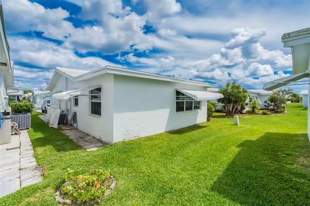 1005 SW 18th St, Boynton Beach, FL 33426