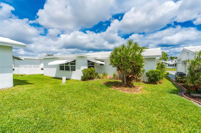 1005 SW 18th St, Boynton Beach, FL 33426