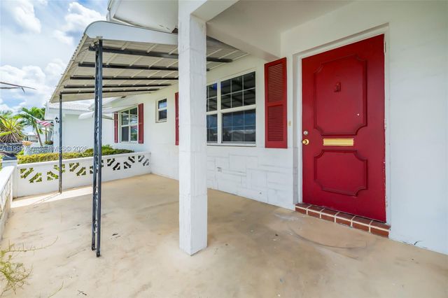 1005 SW 18th St, Boynton Beach, FL 33426