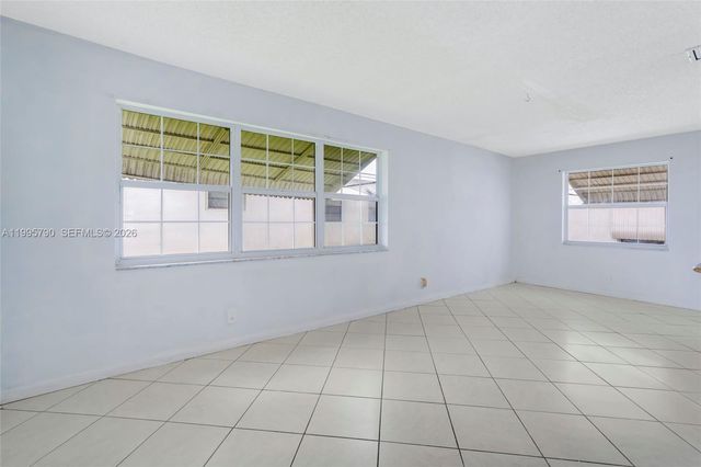 1005 SW 18th St, Boynton Beach, FL 33426