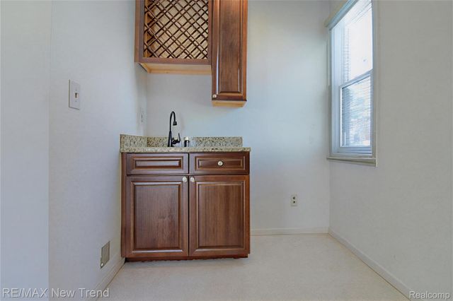 44420 Wright Way, Novi, MI 48375