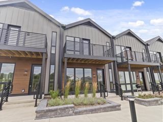 9352 S Alder PLACE #105, Oak Creek, WI 53154