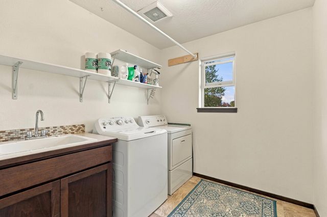 19019 E 15th Ave, Greenacres, WA 99016