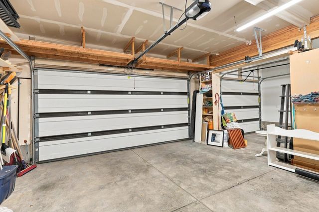 19019 E 15th Ave, Greenacres, WA 99016