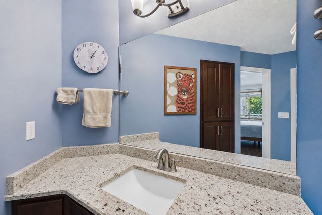 4201 93rd Avenue N, Brooklyn Park, MN 55443