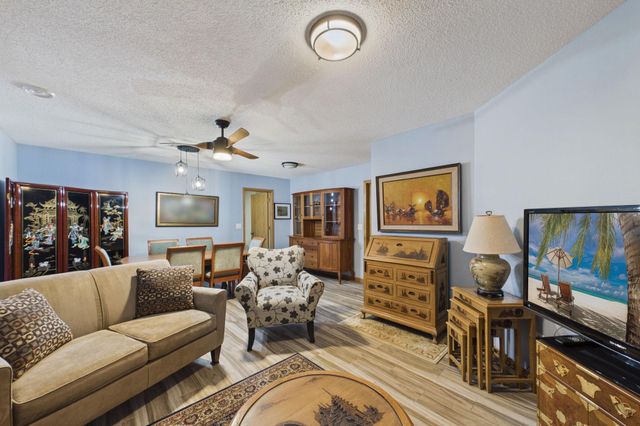 4201 93rd Avenue N, Brooklyn Park, MN 55443