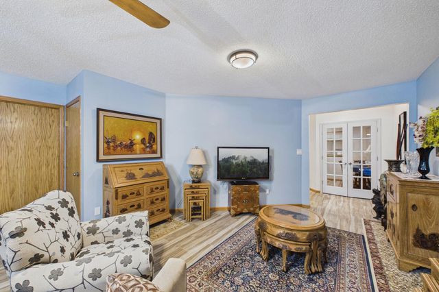 4201 93rd Avenue N, Brooklyn Park, MN 55443