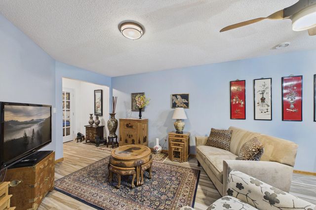 4201 93rd Avenue N, Brooklyn Park, MN 55443