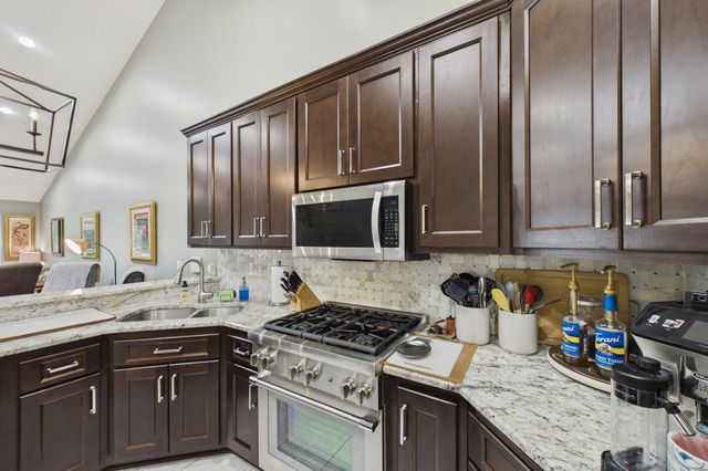 4201 93rd Avenue N, Brooklyn Park, MN 55443