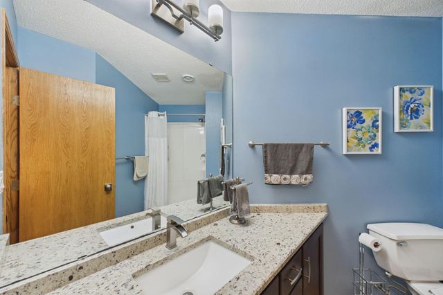 4201 93rd Avenue N, Brooklyn Park, MN 55443