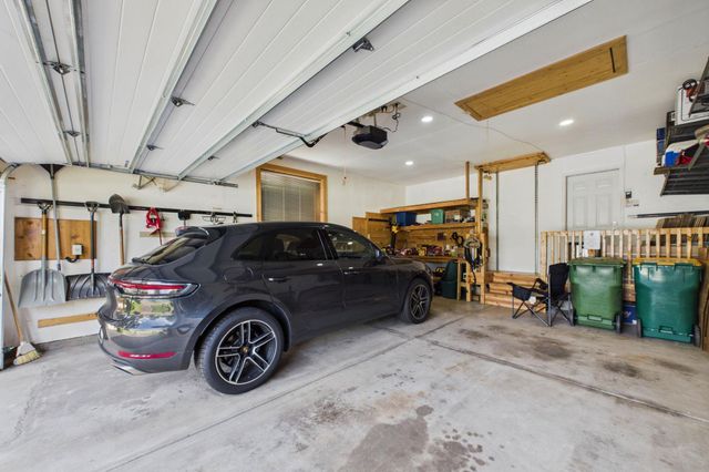 4201 93rd Avenue N, Brooklyn Park, MN 55443