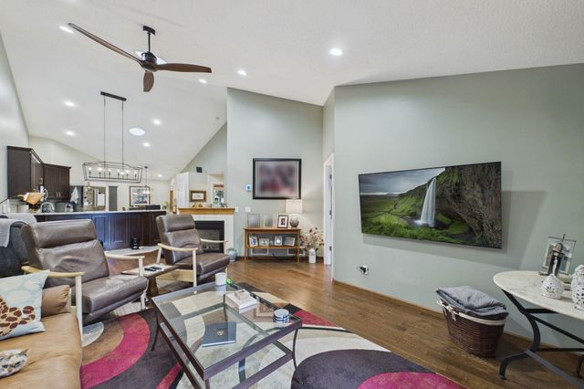 4201 93rd Avenue N, Brooklyn Park, MN 55443