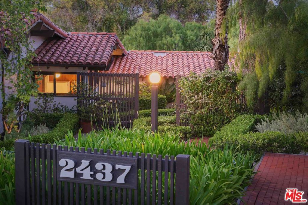 Image 2 of property listing at 2437 Via Sonoma, Palos Verdes Estates, CA 90274