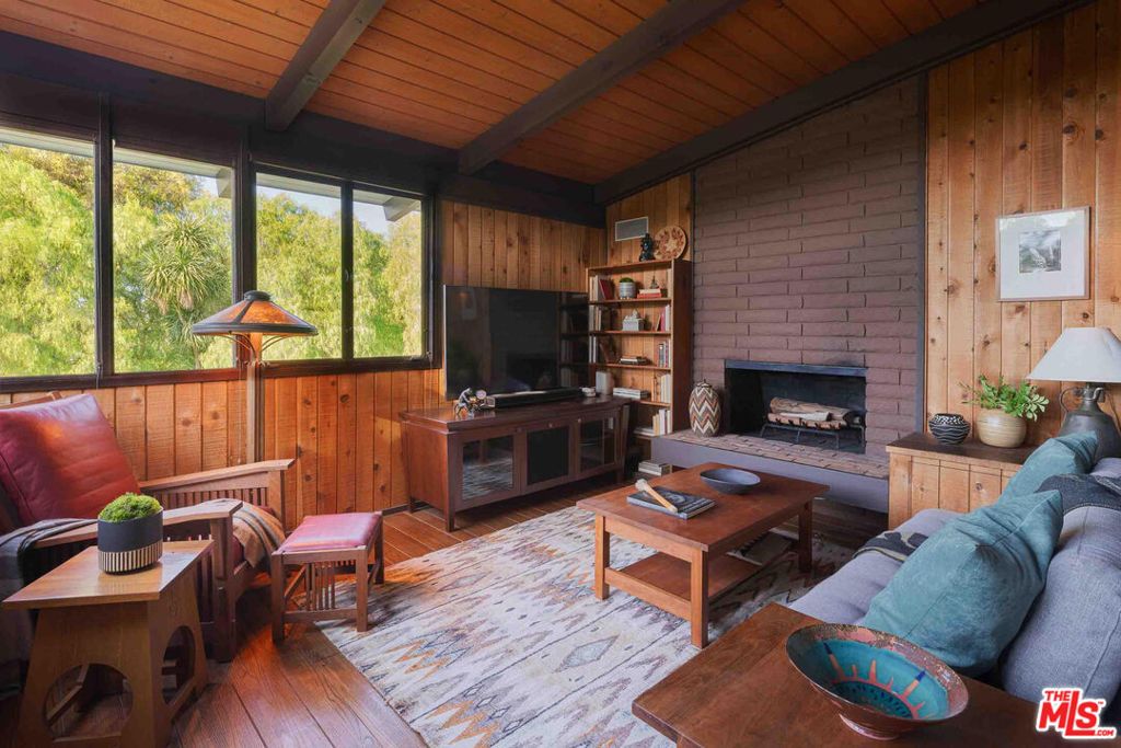 Image 20 of property listing at 2437 Via Sonoma, Palos Verdes Estates, CA 90274