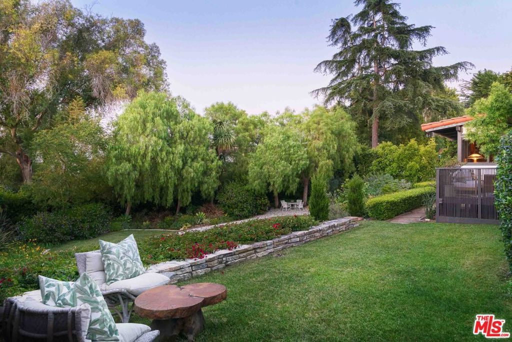 Image 24 of property listing at 2437 Via Sonoma, Palos Verdes Estates, CA 90274