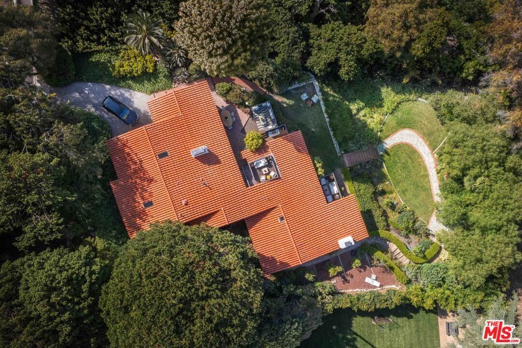 Image 25 of property listing at 2437 Via Sonoma, Palos Verdes Estates, CA 90274