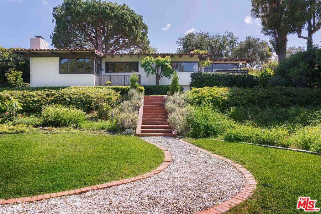 Image 30 of property listing at 2437 Via Sonoma, Palos Verdes Estates, CA 90274
