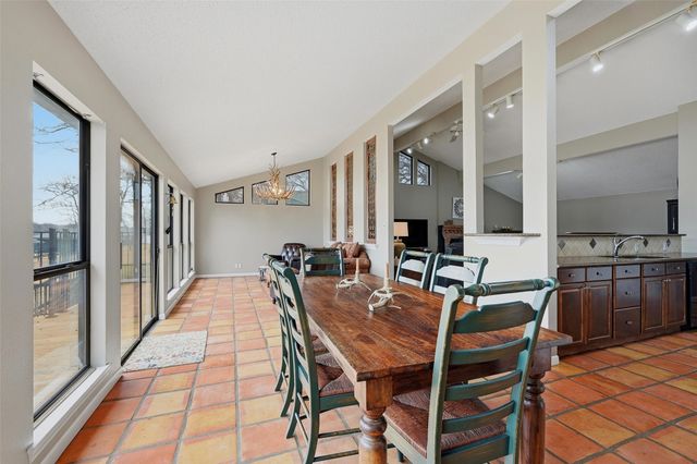 140 Blackfoot Trail, Lake Kiowa, TX 76240