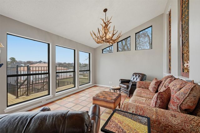 140 Blackfoot Trail, Lake Kiowa, TX 76240