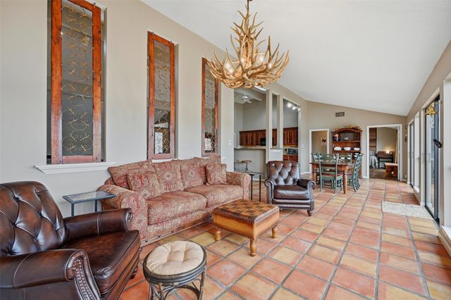 140 Blackfoot Trail, Lake Kiowa, TX 76240