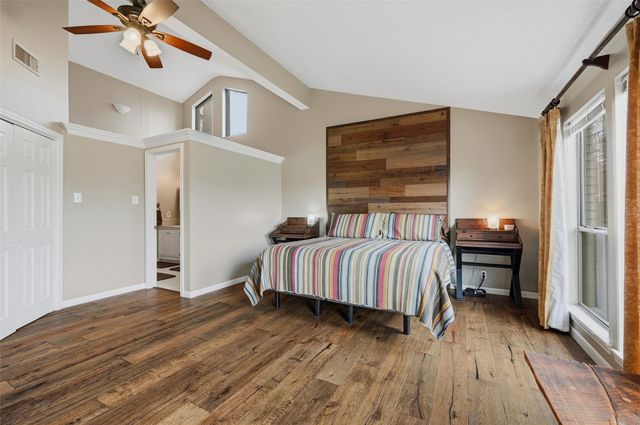 140 Blackfoot Trail, Lake Kiowa, TX 76240