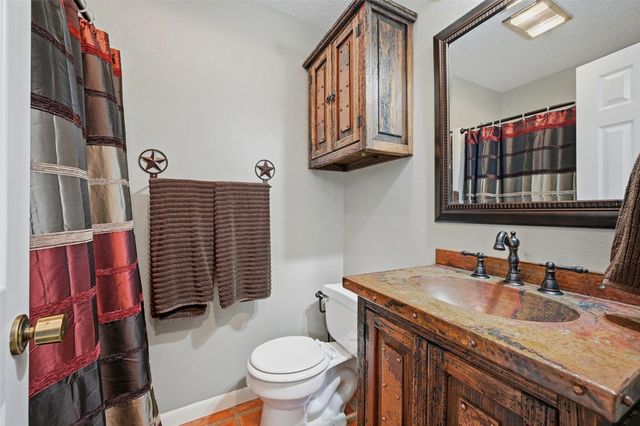 140 Blackfoot Trail, Lake Kiowa, TX 76240