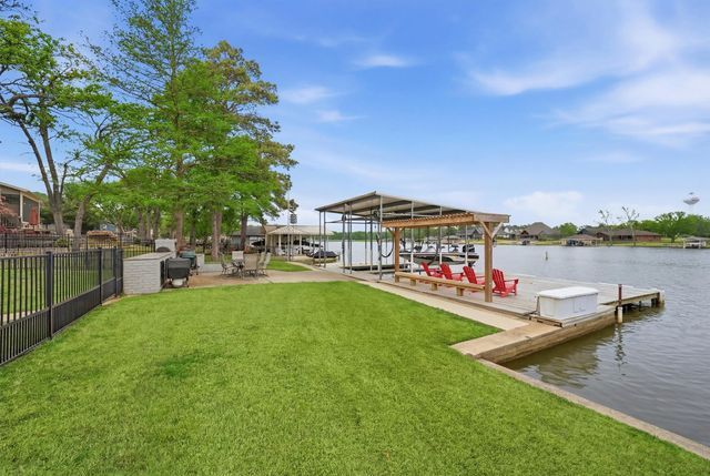 140 Blackfoot Trail, Lake Kiowa, TX 76240