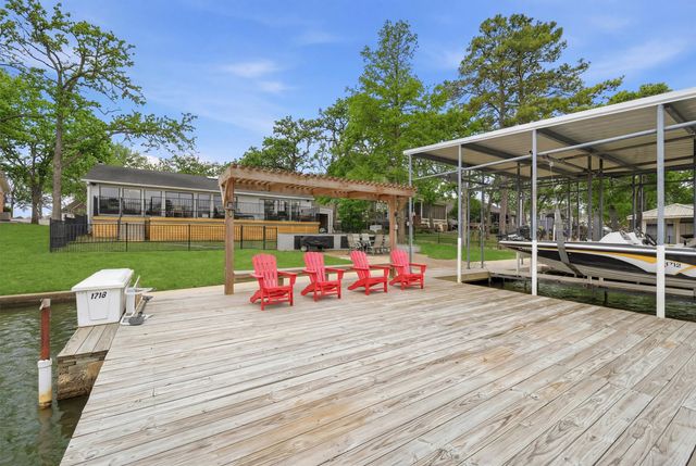 140 Blackfoot Trail, Lake Kiowa, TX 76240