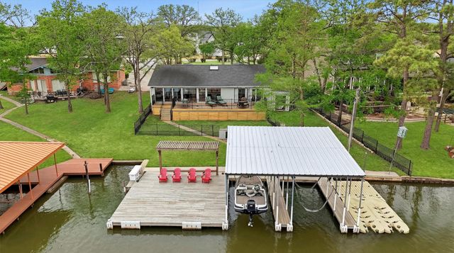 140 Blackfoot Trail, Lake Kiowa, TX 76240
