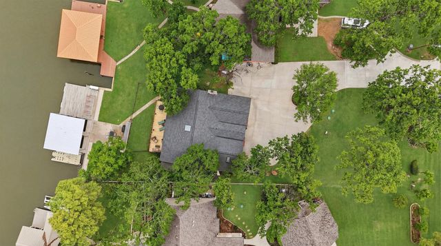 140 Blackfoot Trail, Lake Kiowa, TX 76240