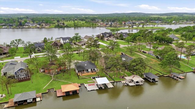 140 Blackfoot Trail, Lake Kiowa, TX 76240