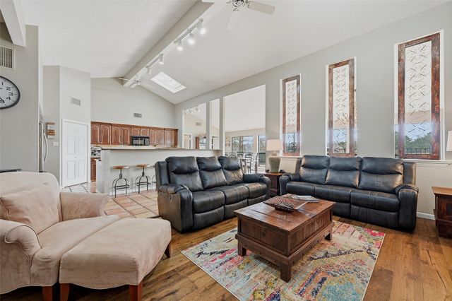 140 Blackfoot Trail, Lake Kiowa, TX 76240