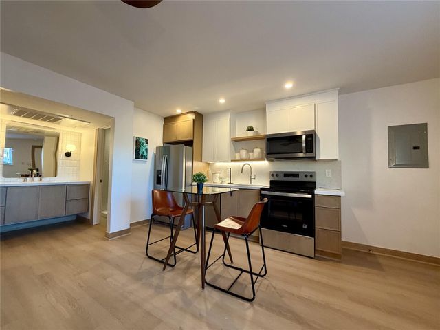 1901 Richmond Avenue 21, Houston, TX 77098