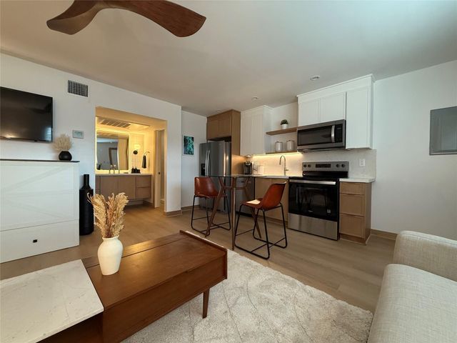 1901 Richmond Avenue 21, Houston, TX 77098