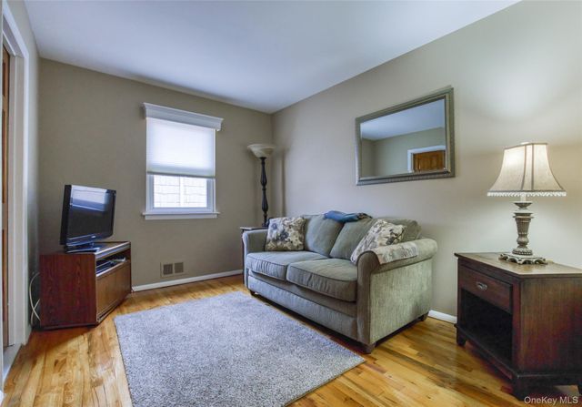 132 Forest Street, Staten Island, NY 10314
