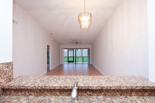 10127 E Boca Bend E B2, Boca Raton, FL 33428